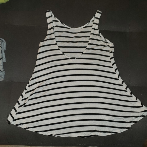 Tank top - Picture 2 of 3